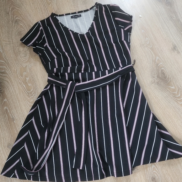 Impress dress - Picture 1 of 2